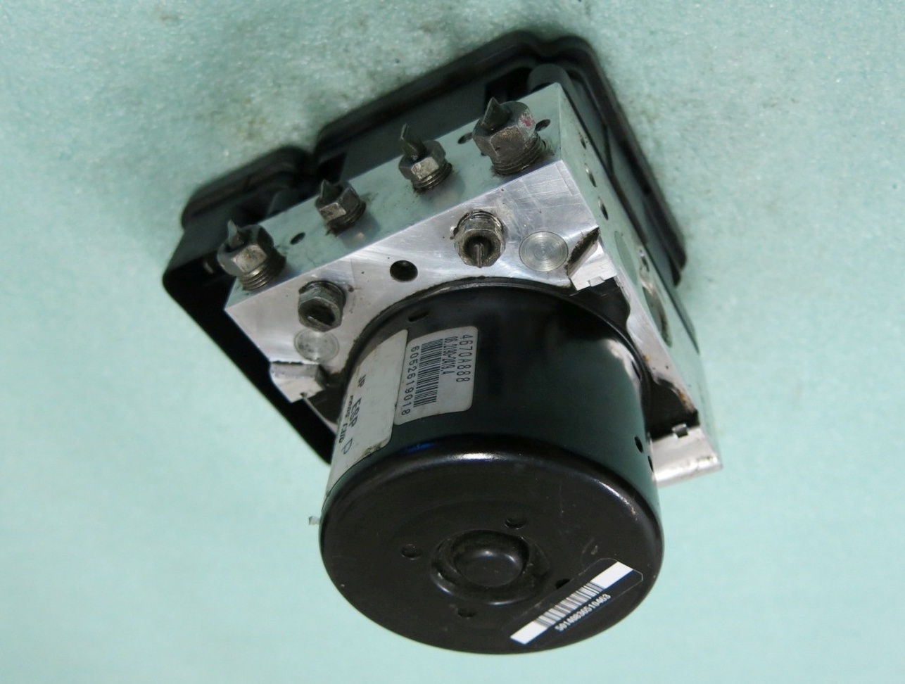 ABS Pump Control Module Unit 4670A888 4670A718 Mitsubishi